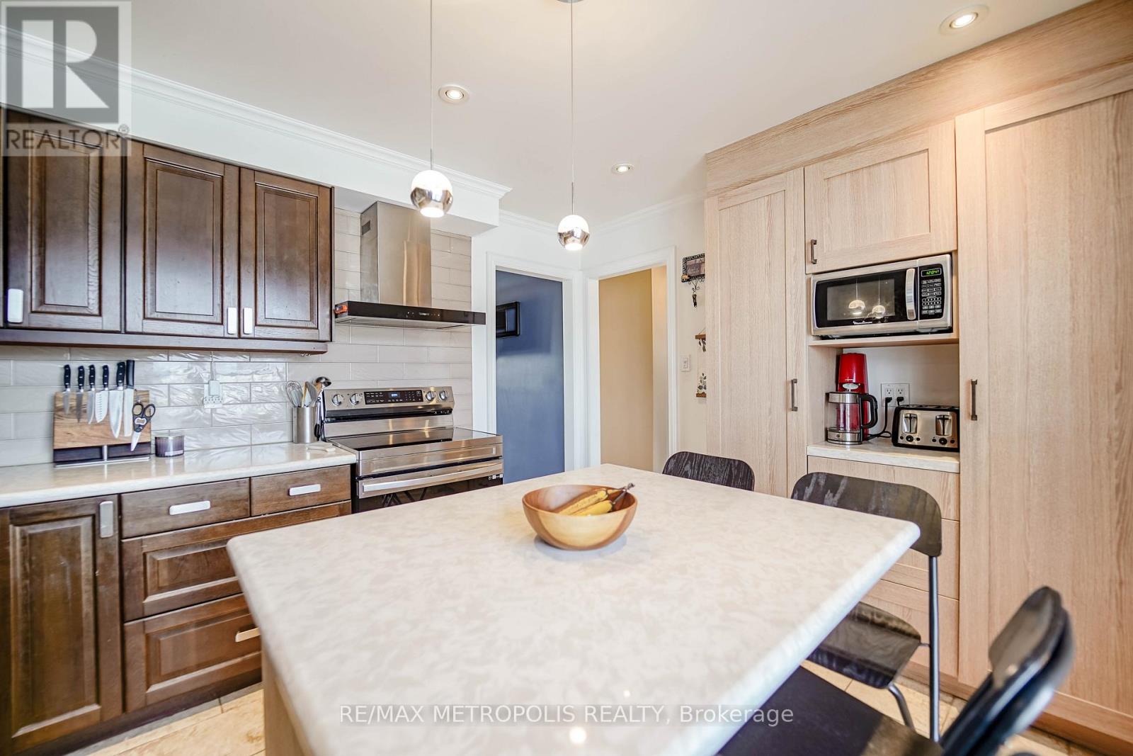 1319 Luna Court, Pickering, Ontario  L1W 3C3 - Photo 27 - E12711510