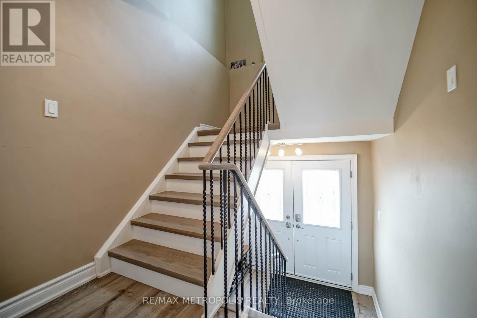 1319 Luna Court, Pickering, Ontario  L1W 3C3 - Photo 29 - E12711510