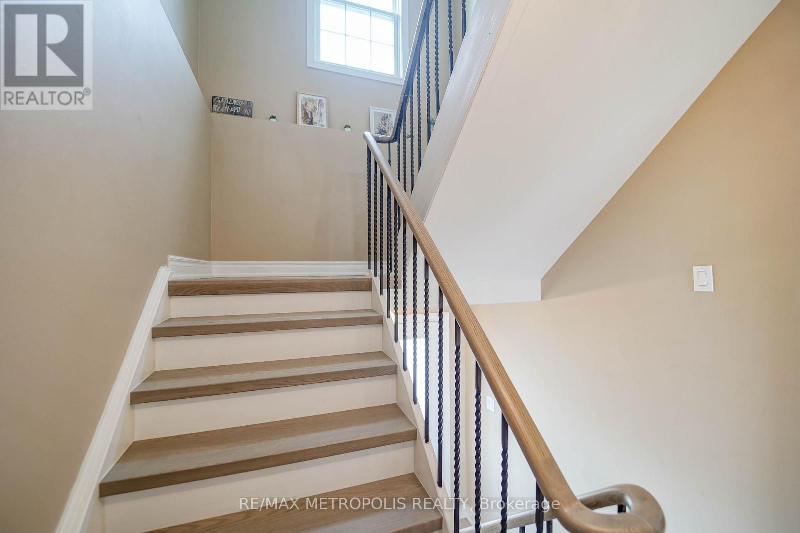 1319 Luna Court, Pickering, Ontario  L1W 3C3 - Photo 39 - E12711510