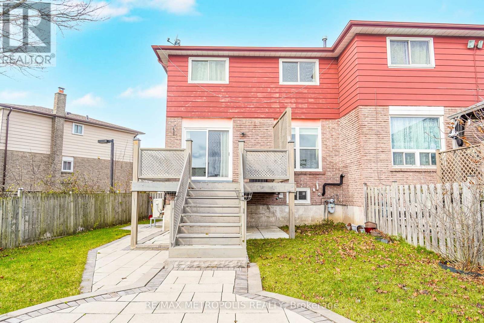 1319 Luna Court, Pickering, Ontario  L1W 3C3 - Photo 4 - E12711510