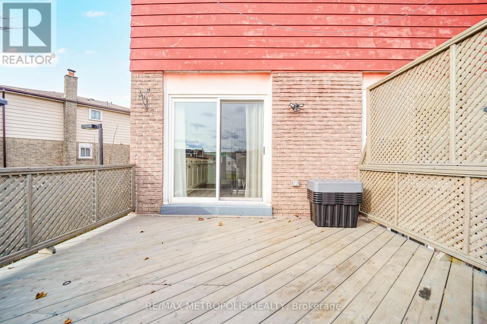 1319 Luna Court, Pickering, Ontario  L1W 3C3 - Photo 6 - E12711510
