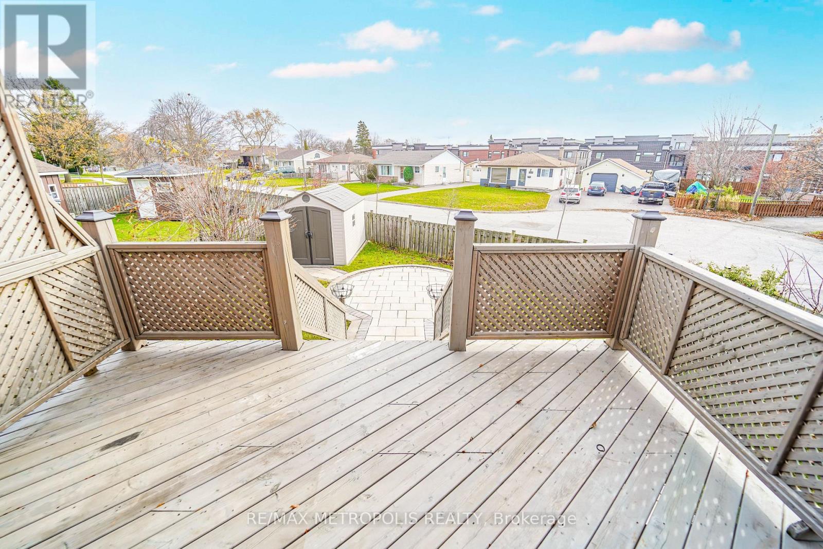 1319 Luna Court, Pickering, Ontario  L1W 3C3 - Photo 7 - E12711510