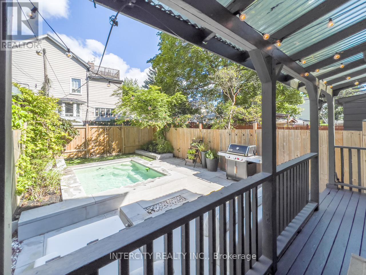 92 Dagmar Avenue, Toronto, Ontario  M4M 1W2 - Photo 19 - E12711512