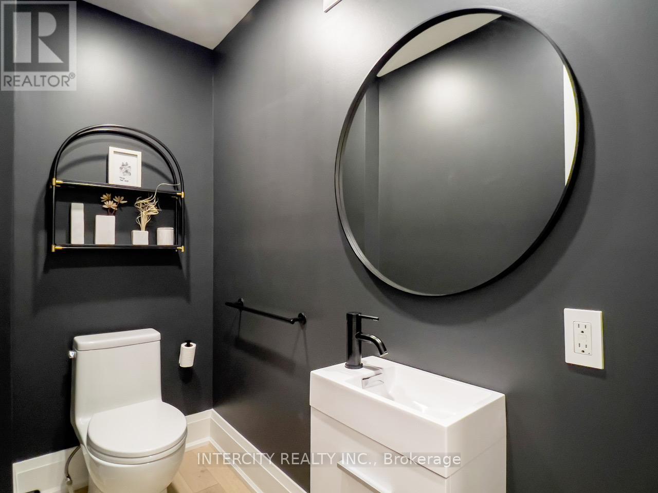 92 Dagmar Avenue, Toronto, Ontario  M4M 1W2 - Photo 8 - E12711512