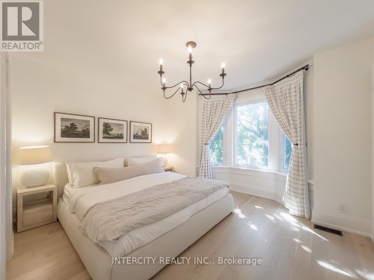 92 Dagmar Avenue, Toronto, Ontario  M4M 1W2 - Photo 9 - E12711512