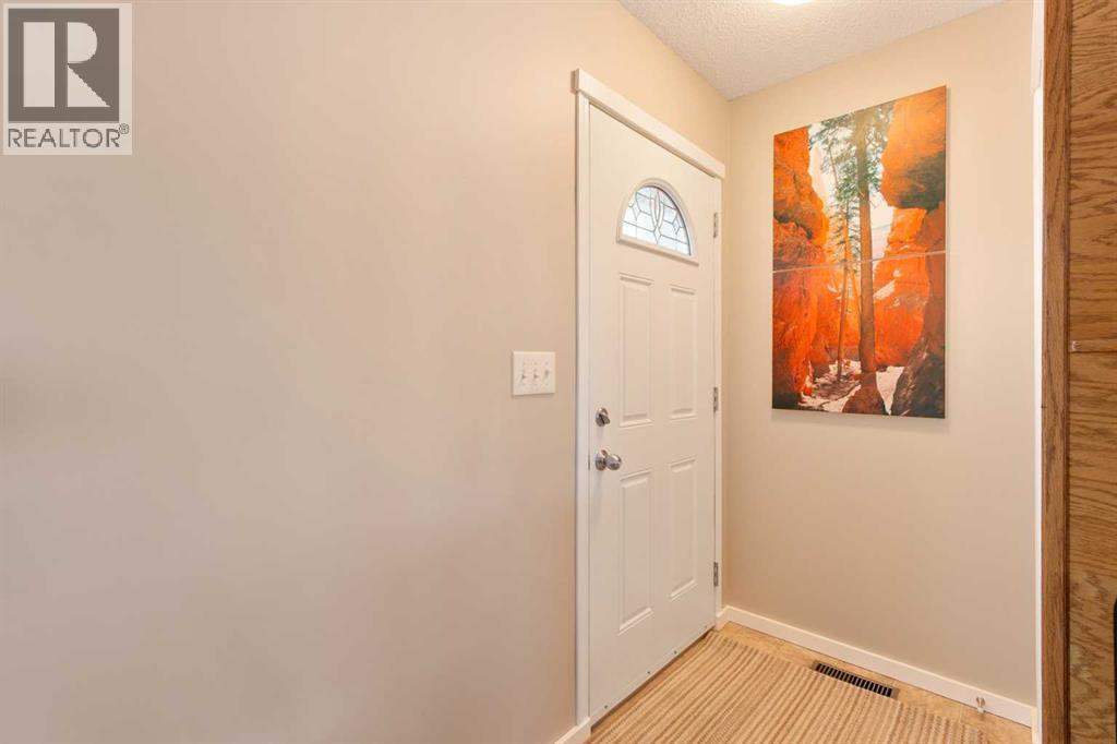 127 Edey Close, Cremona, Alberta  T0M 0R0 - Photo 12 - A2279003