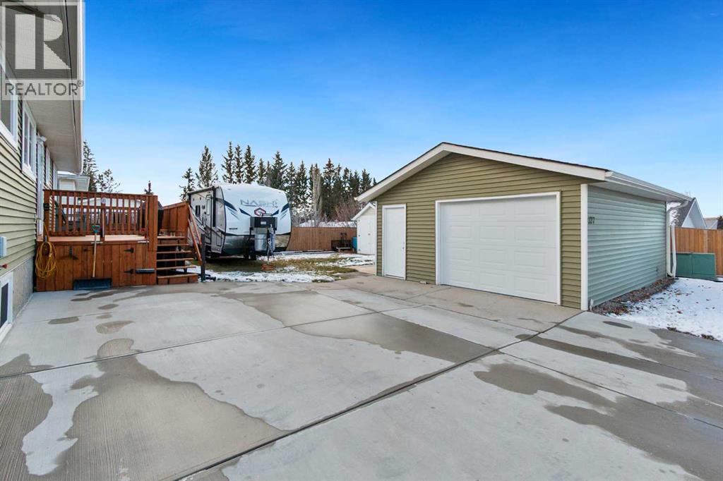 127 Edey Close, Cremona, Alberta  T0M 0R0 - Photo 4 - A2279003