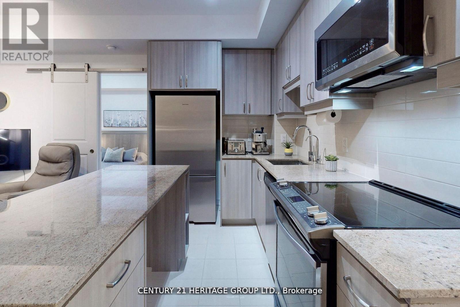 319 - 9201 Yonge Street, Richmond Hill, Ontario  L4C 6Z2 - Photo 10 - N12711484