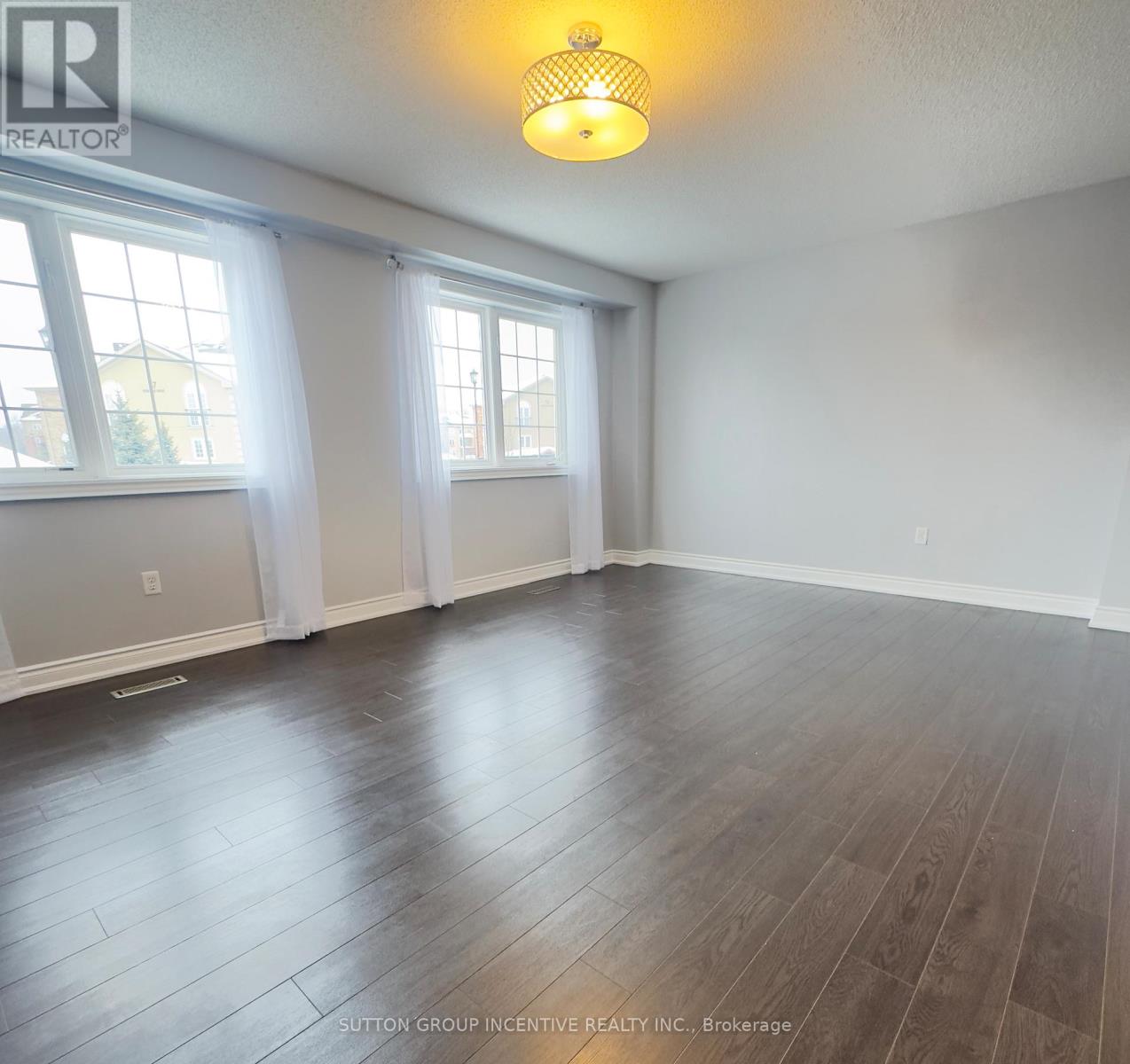 5 - 49 Ferndale Drive S, Barrie (Ardagh), Ontario  L4N 5W9 - Photo 4 - S12711502