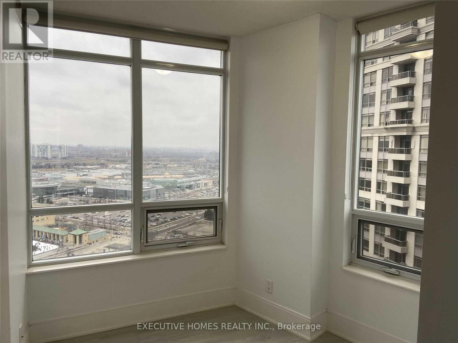 2707 - 330 Burnhamthorpe Road, Mississauga, Ontario  L5B 3Y5 - Photo 7 - W12711476