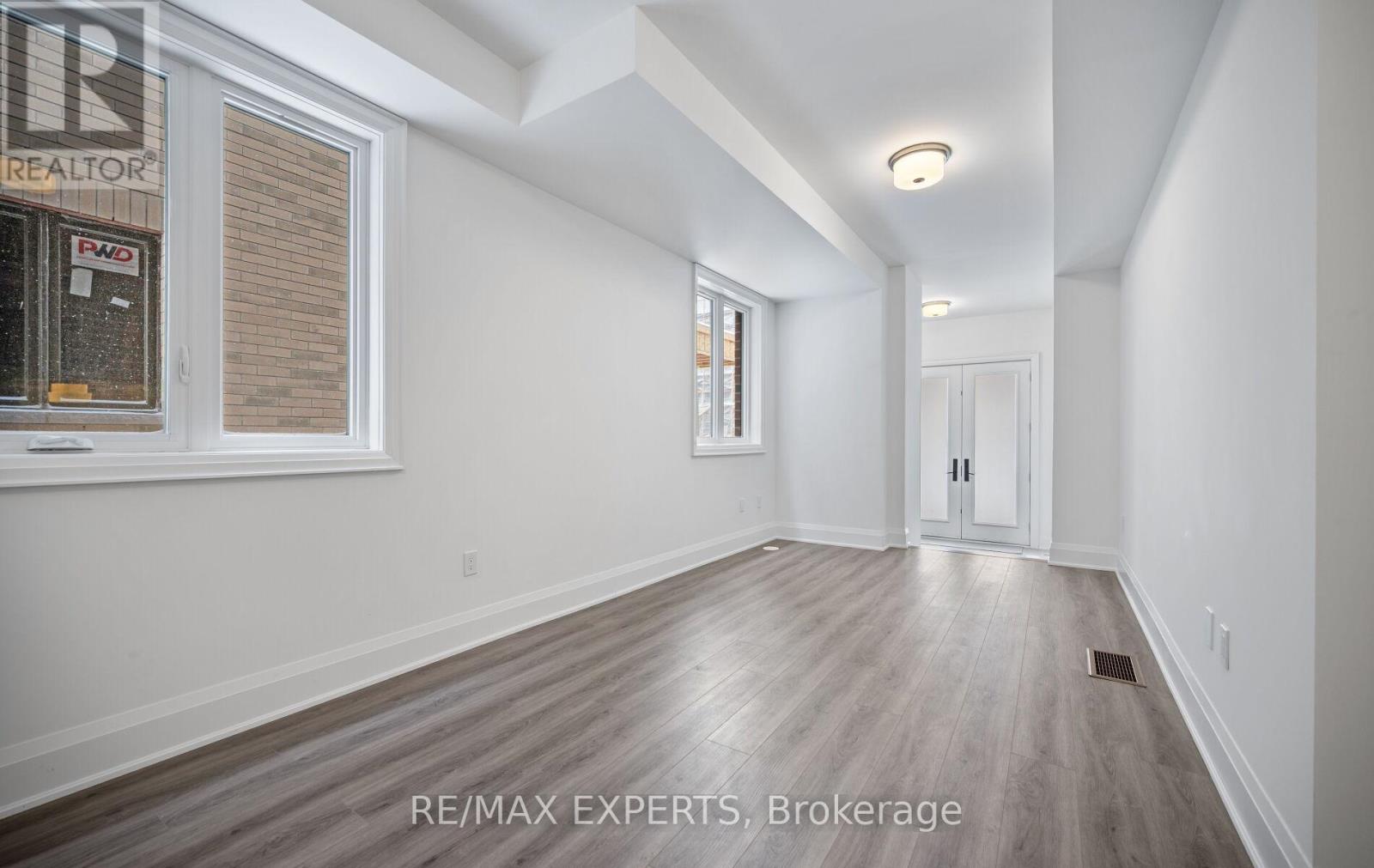 3304 Azam Way, Oakville, Ontario  L6M 4K1 - Photo 5 - W12711494