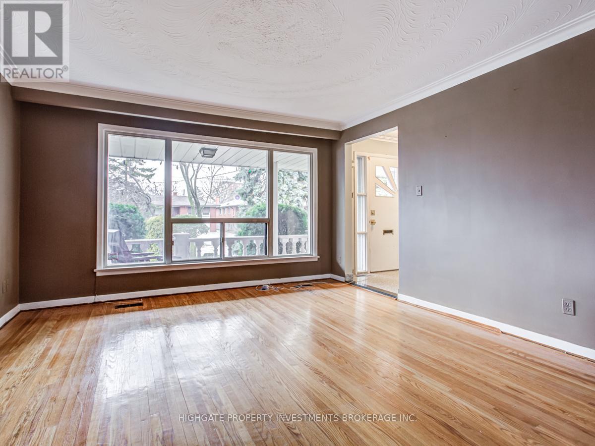 Upper - 33 Paulvale Crescent, Toronto, Ontario  M3J 1K4 - Photo 7 - W12711550