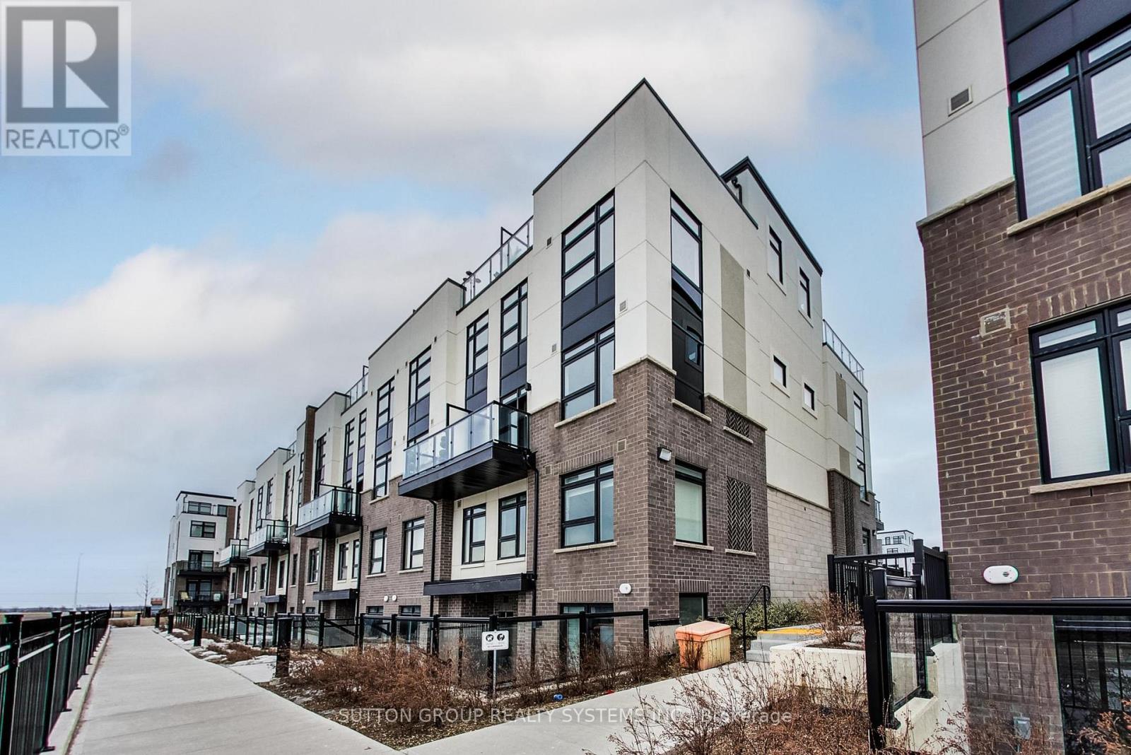 103 - 1577 Rose Way, Milton, Ontario  L9E 0J2 - Photo 3 - W12711552