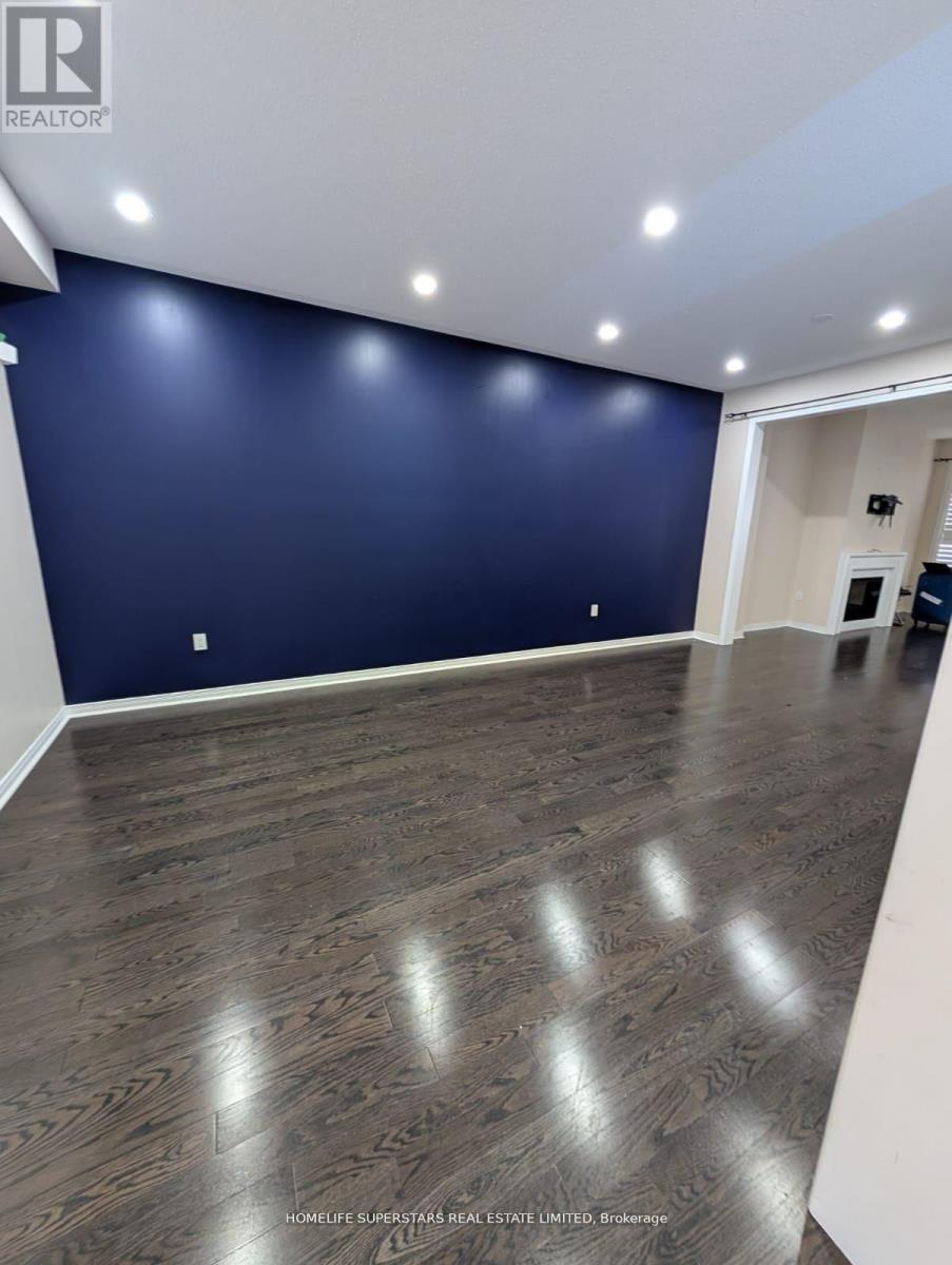 57 Yellowknife Road, Brampton, Ontario  L6R 0B3 - Photo 4 - W12711562