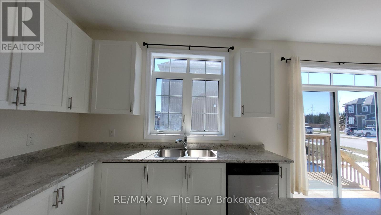 218 Roy Drive, Clearview, Ontario  L0M 1S0 - Photo 12 - S12711576