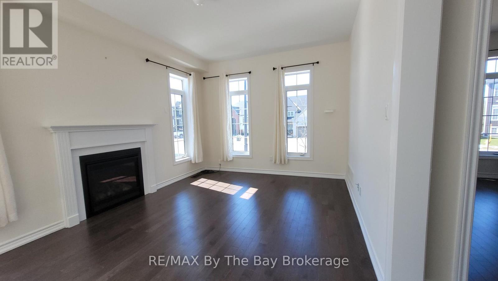 218 Roy Drive, Clearview, Ontario  L0M 1S0 - Photo 7 - S12711576