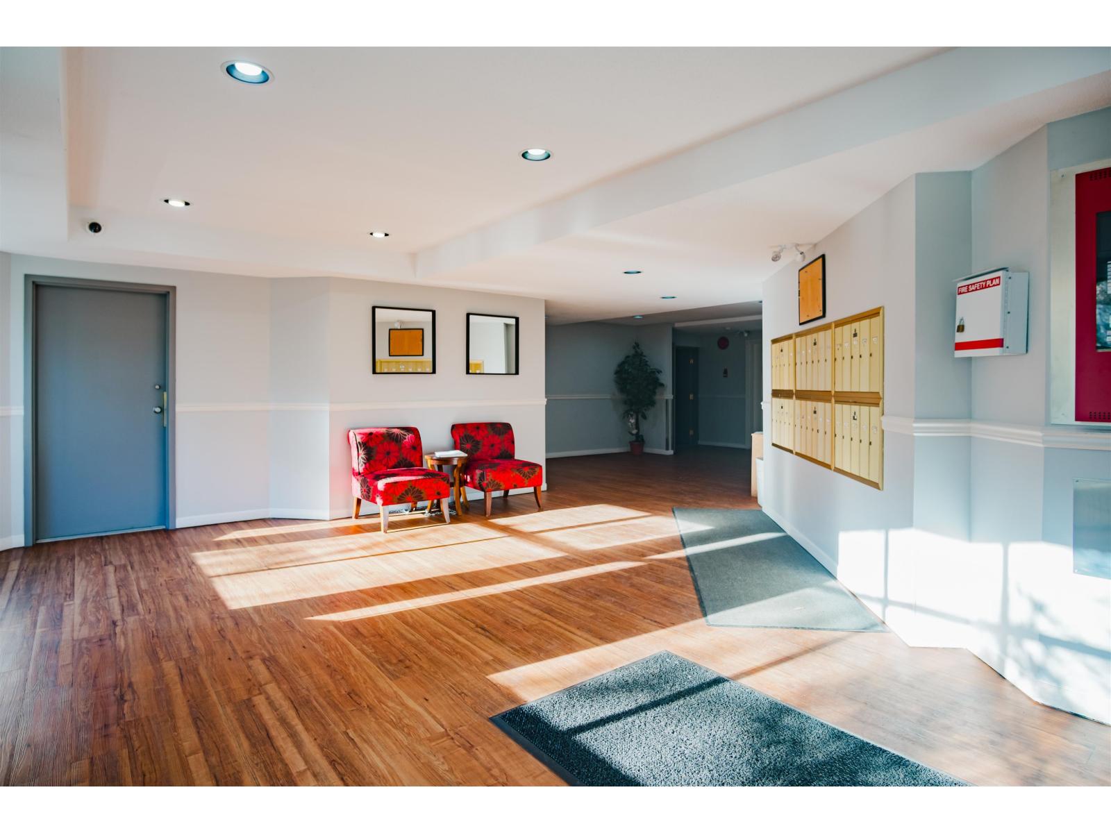 204 10721 139 Street, Surrey, British Columbia  V3T 4L8 - Photo 3 - R3080073