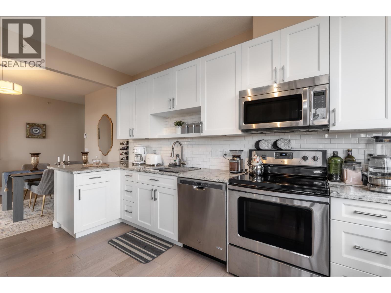 801 160 W Keith Road, North Vancouver, British Columbia  V7M 3M2 - Photo 10 - R3081043