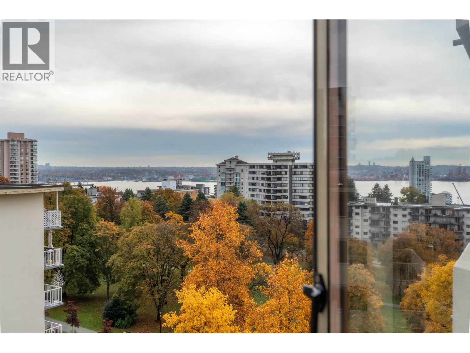 801 160 W Keith Road, North Vancouver, British Columbia  V7M 3M2 - Photo 3 - R3081043