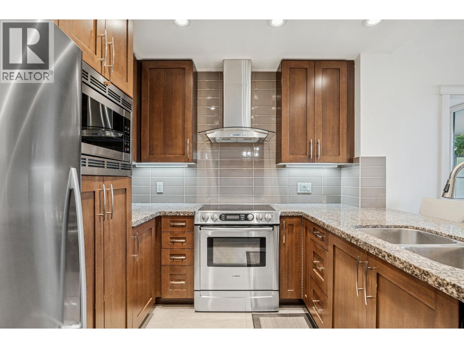 707 1415 Parkway Boulevard, Coquitlam, British Columbia  V3E 0C7 - Photo 8 - R3081055