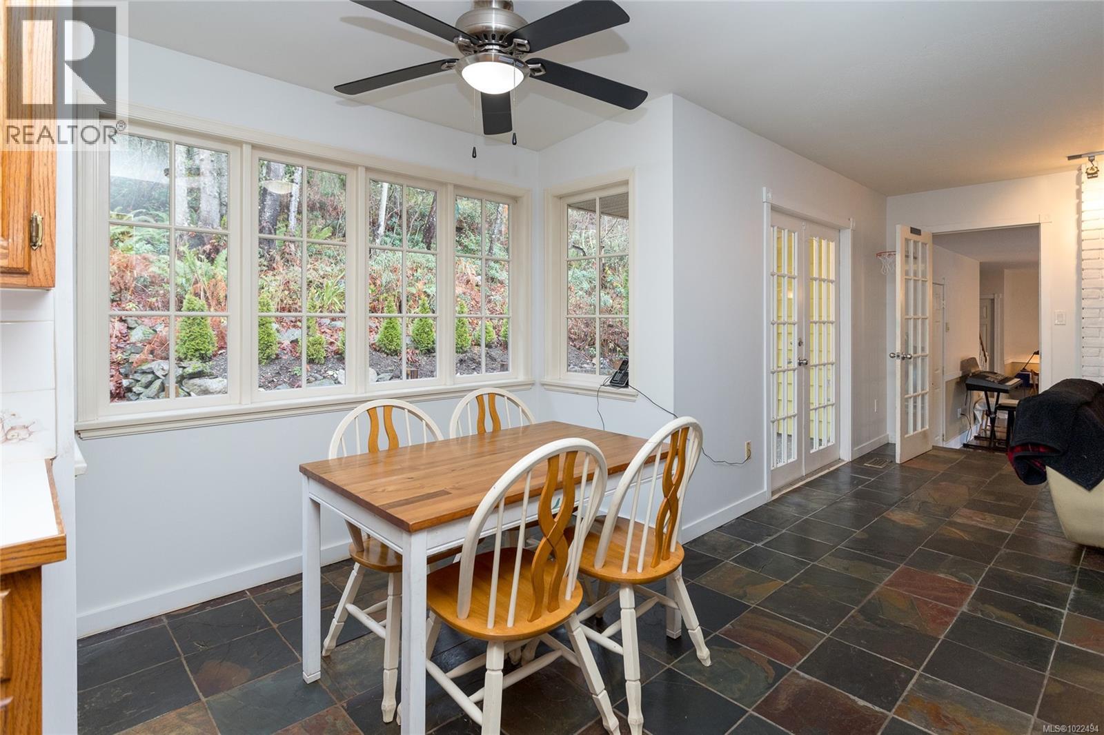 1208 Tatlow Rd, North Saanich, British Columbia  V8L 5P3 - Photo 17 - 1022494