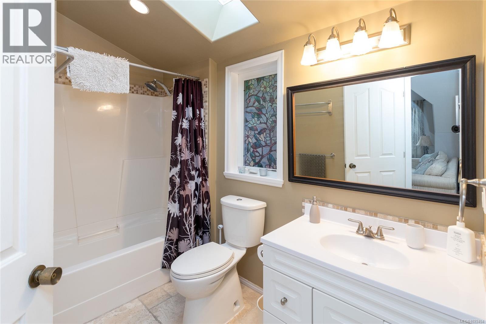 1208 Tatlow Rd, North Saanich, British Columbia  V8L 5P3 - Photo 43 - 1022494