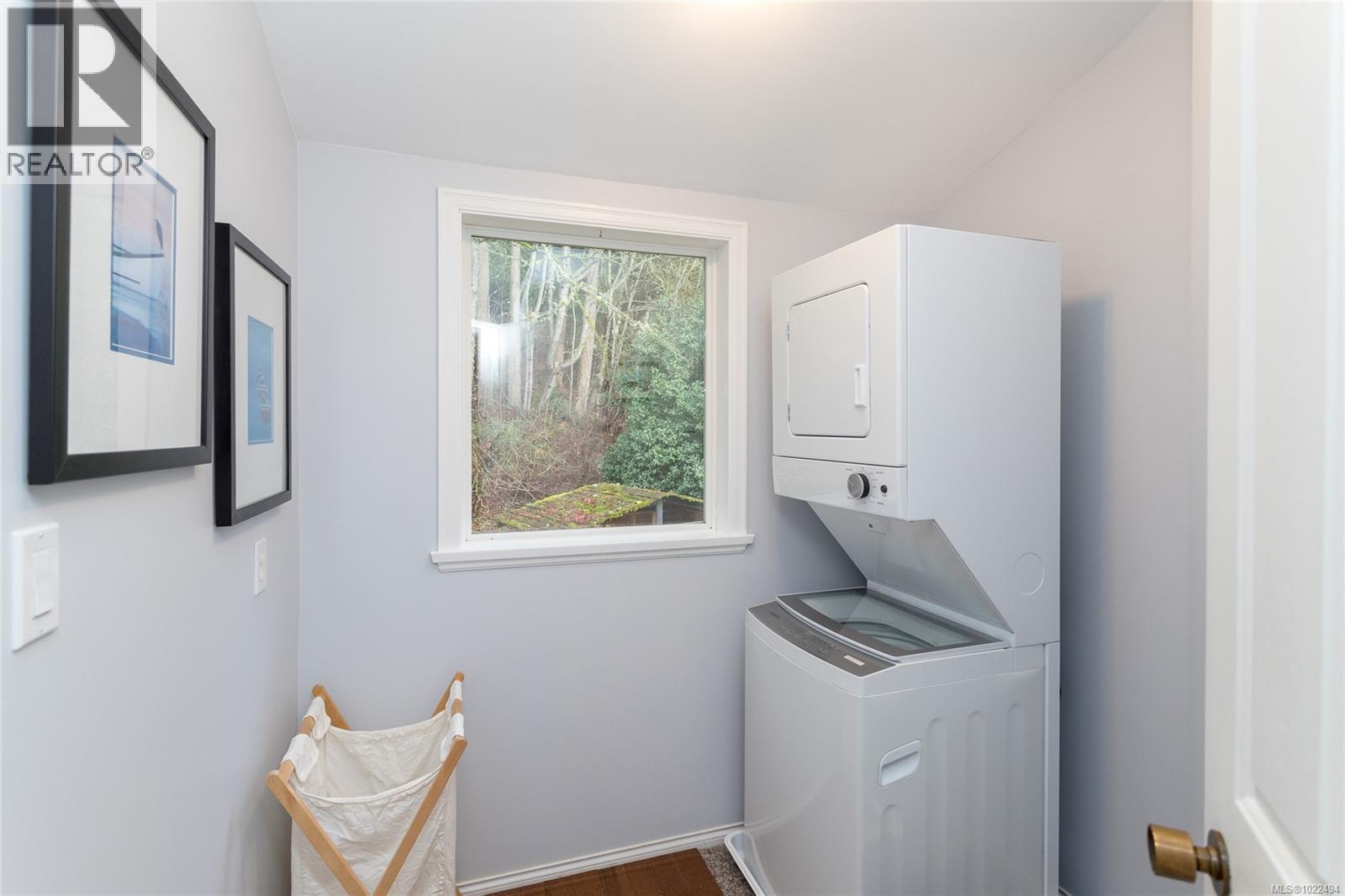 1208 Tatlow Rd, North Saanich, British Columbia  V8L 5P3 - Photo 44 - 1022494