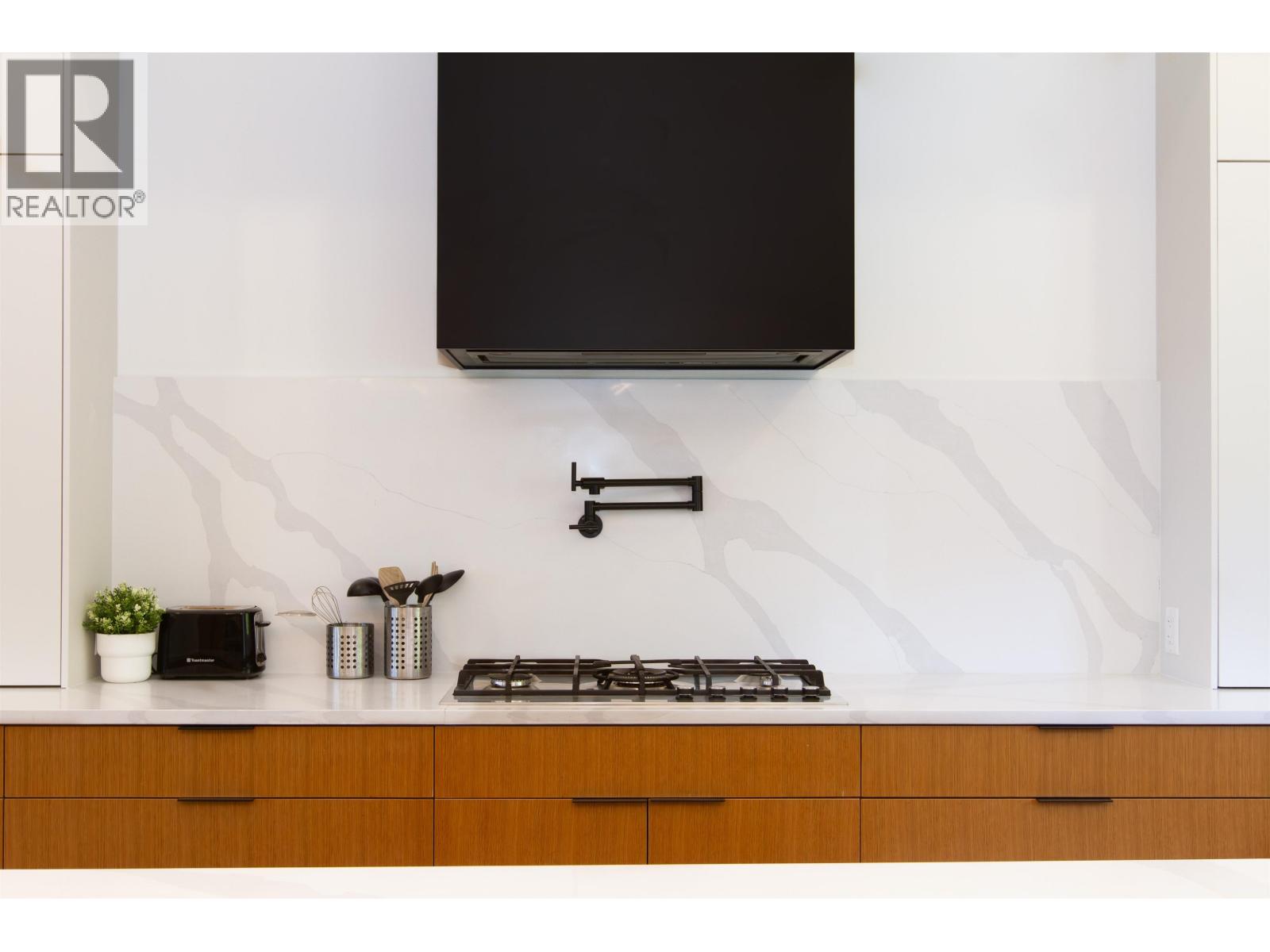 8 3385 Mamquam Road, Squamish, British Columbia  V8B 0E3 - Photo 6 - R3081017