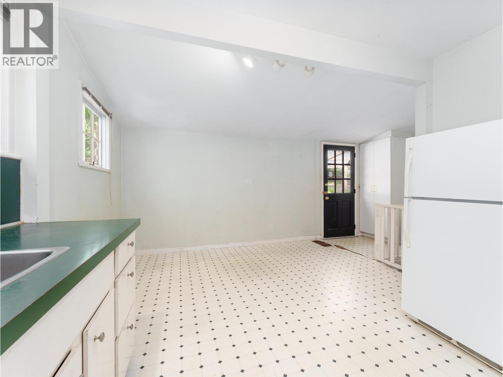 4150 Dollarton Highway, North Vancouver, British Columbia  V7G 1A2 - Photo 15 - R3081081