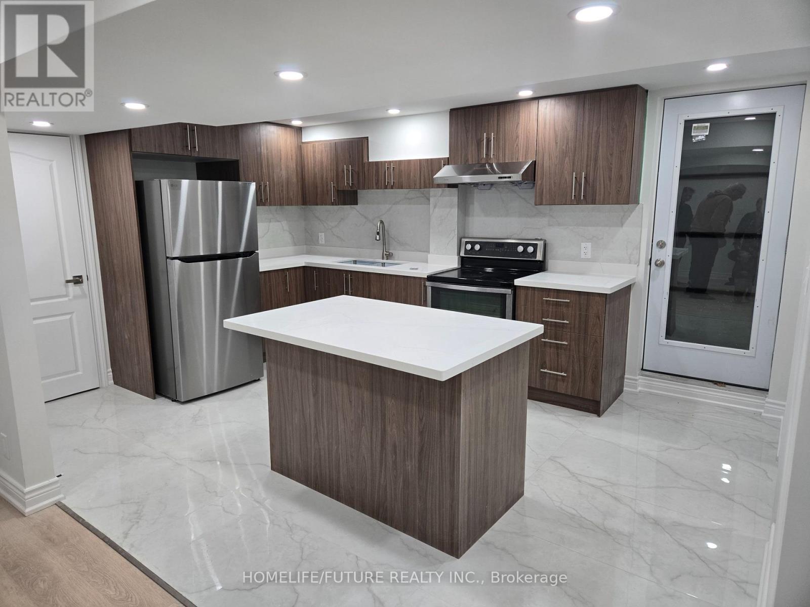 BSMT - 9 MILROY CRESCENT, Toronto, Ontario