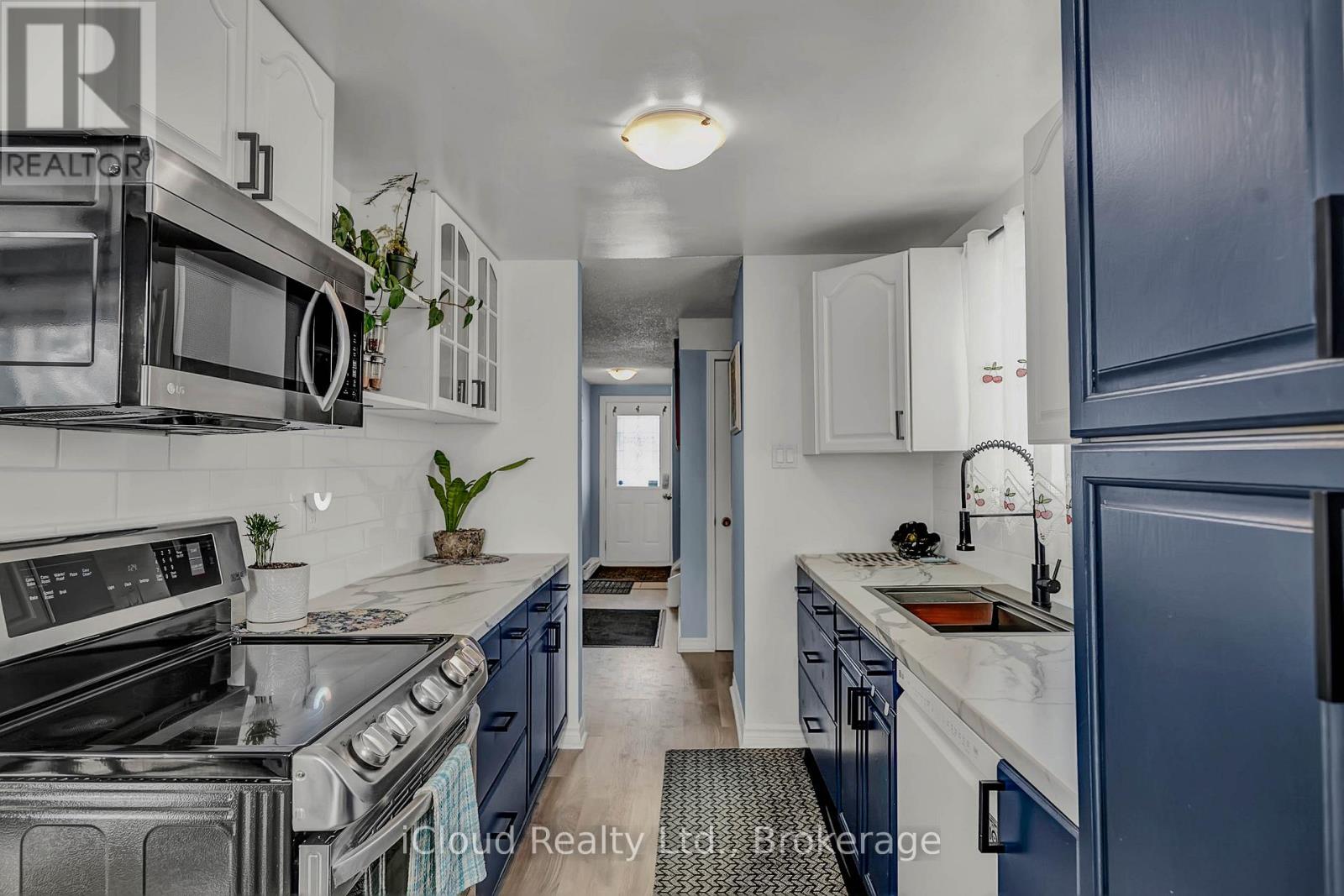 39 Corbett Drive, Barrie, Ontario  L4M 5S9 - Photo 13 - S12711598