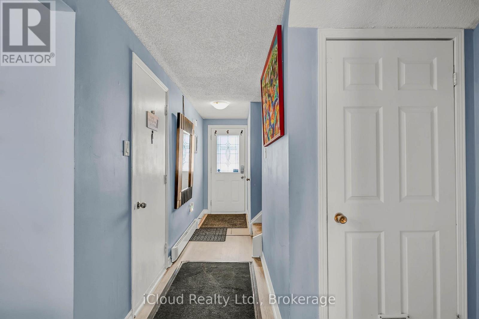 39 Corbett Drive, Barrie, Ontario  L4M 5S9 - Photo 3 - S12711598