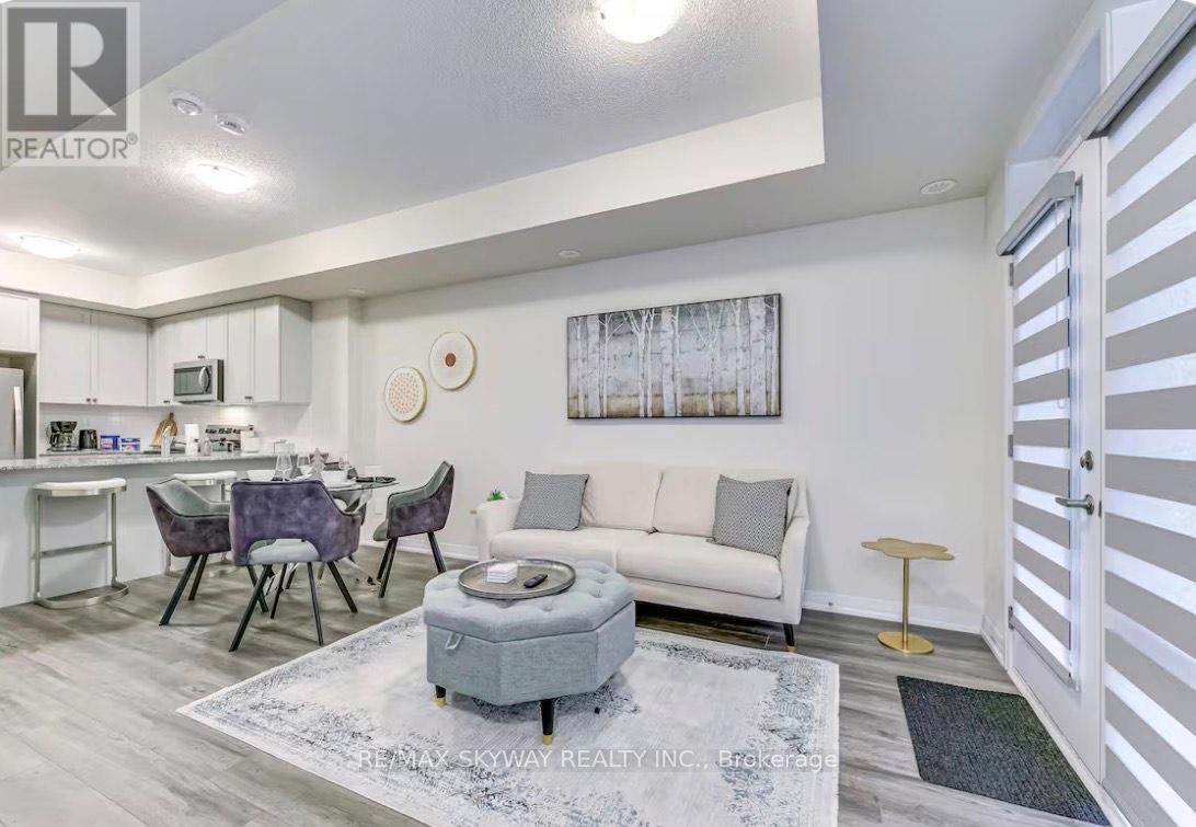 118 - 1593 Rose Way, Milton, Ontario  L9E 0J2 - Photo 4 - W12711582