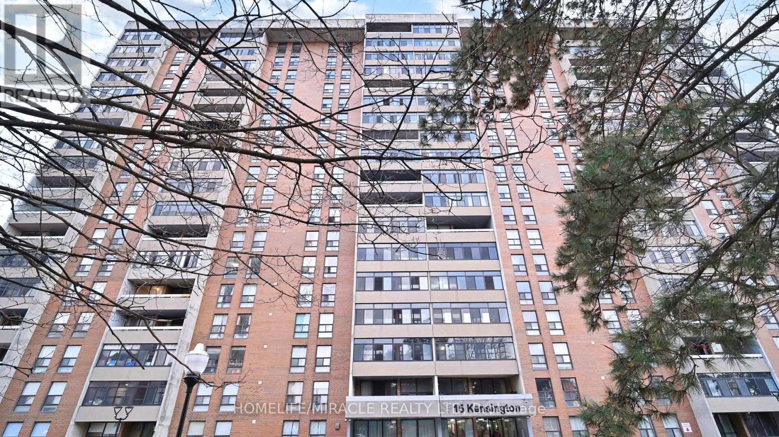 1112 - 15 Kensington Road, Brampton, Ontario  L6T 3W2 - Photo 2 - W12711586