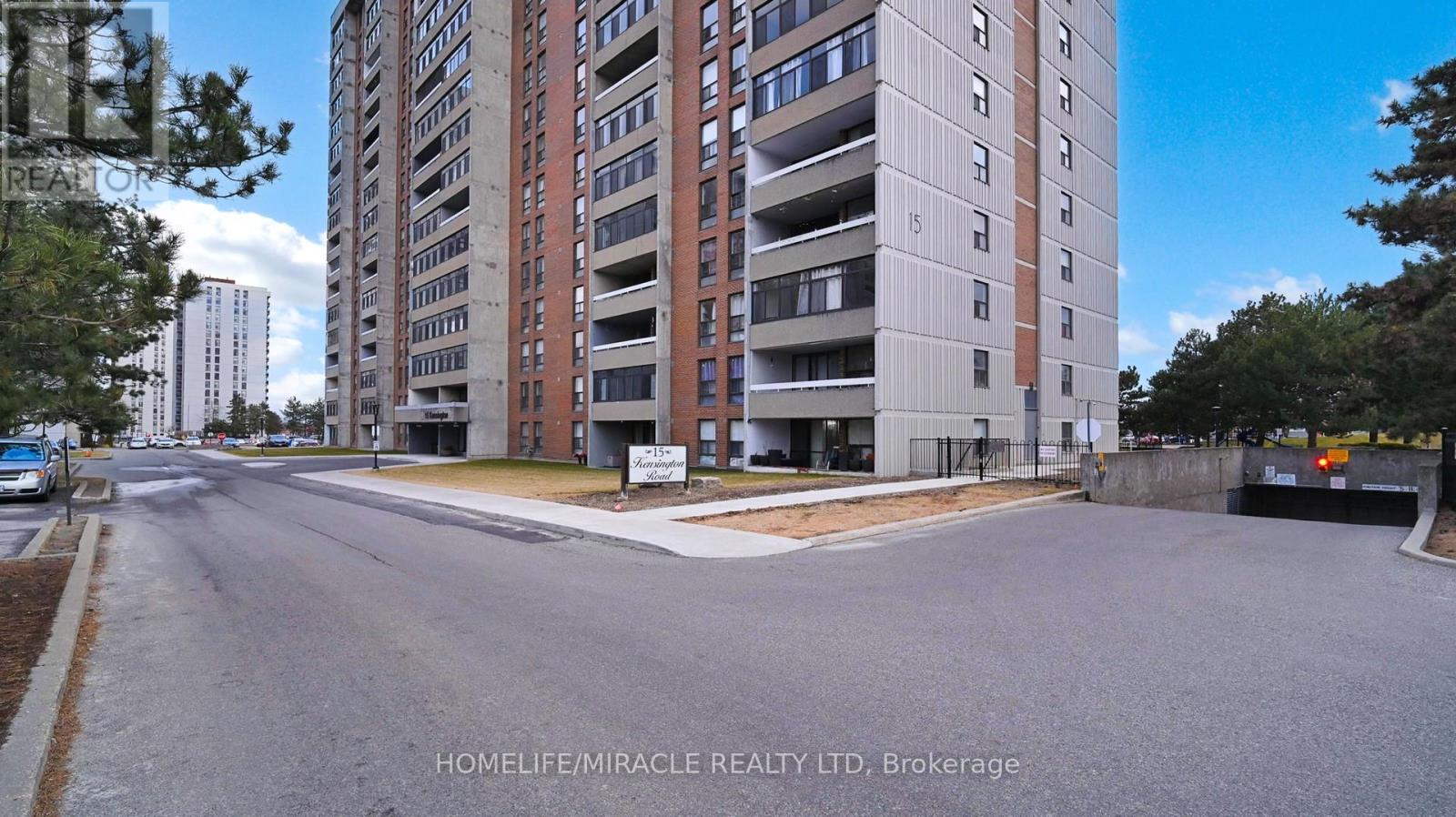 1112 - 15 Kensington Road, Brampton, Ontario  L6T 3W2 - Photo 3 - W12711586