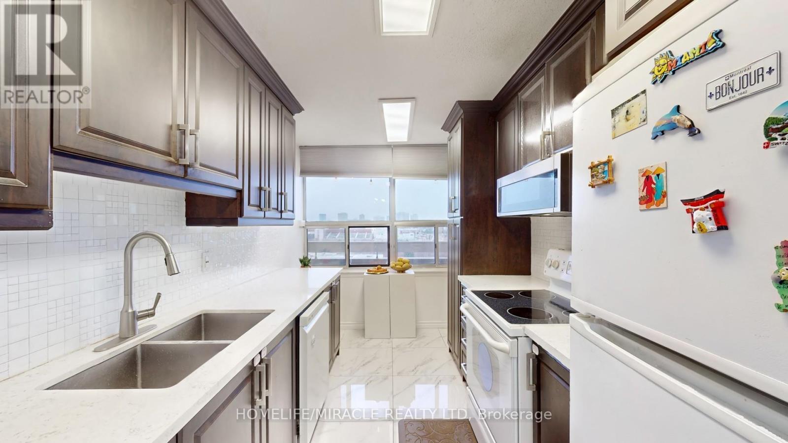 1112 - 15 Kensington Road, Brampton, Ontario  L6T 3W2 - Photo 9 - W12711586