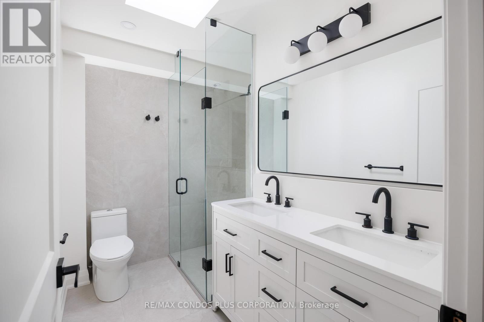Main - 219 Sorauren Avenue, Toronto, Ontario  M6R 2G1 - Photo 23 - W12711590