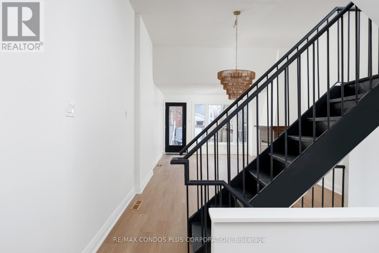 Main - 219 Sorauren Avenue, Toronto, Ontario  M6R 2G1 - Photo 8 - W12711590