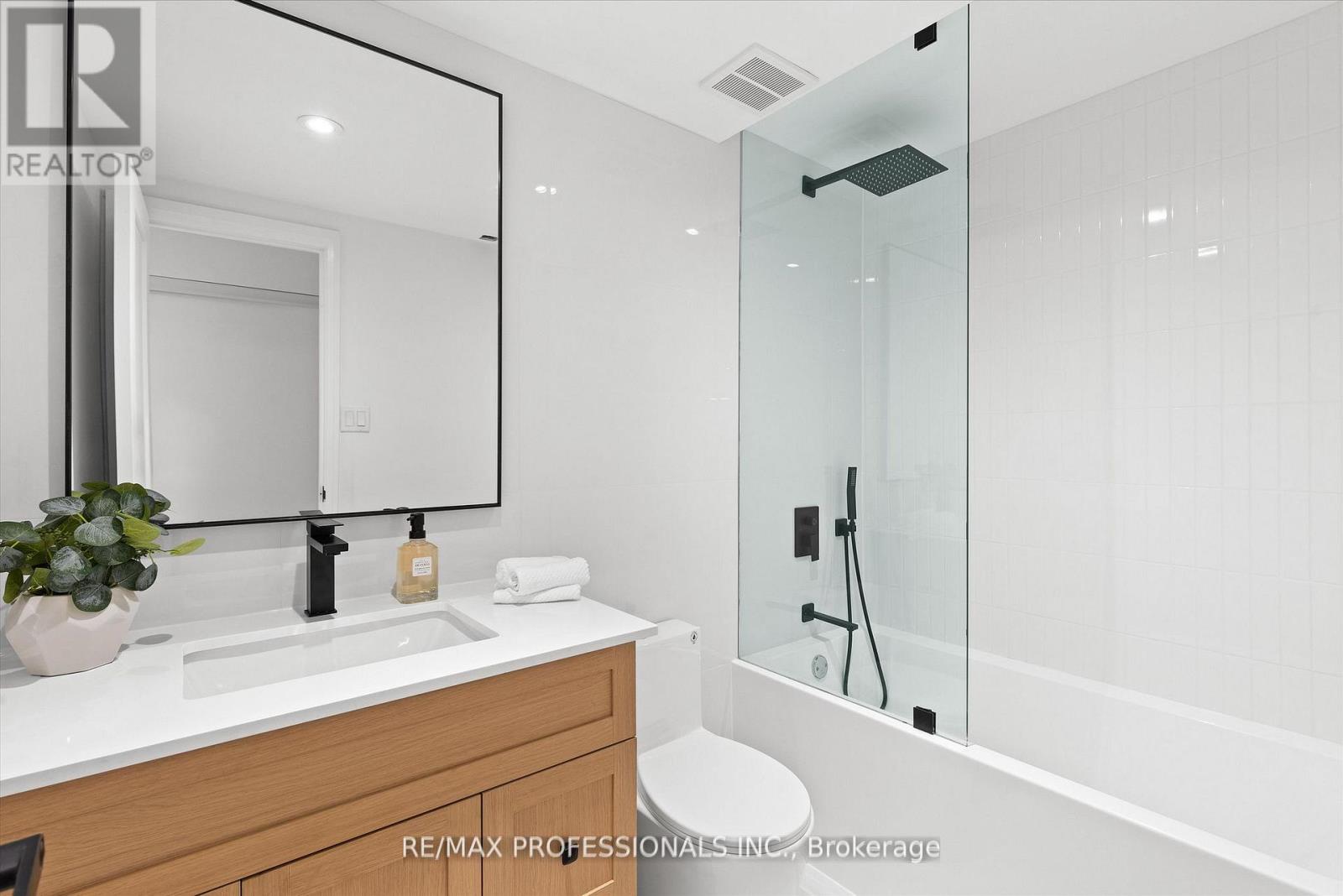 508 - 820 Burnhamthorpe Road, Toronto, Ontario  M9C 4W2 - Photo 15 - W12711602