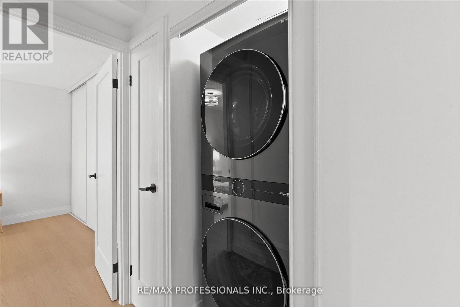 508 - 820 Burnhamthorpe Road, Toronto, Ontario  M9C 4W2 - Photo 16 - W12711602