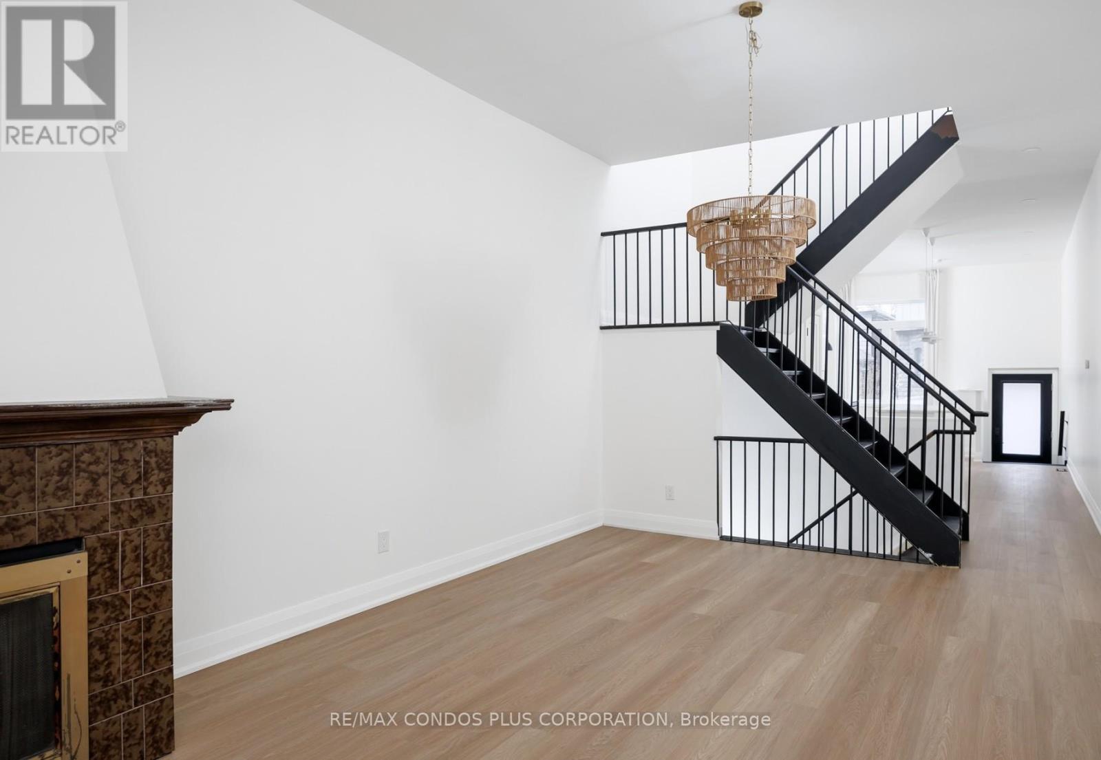 Main - 219 Sorauren Avenue, Toronto, Ontario  M6R 2G1 - Photo 9 - W12711590