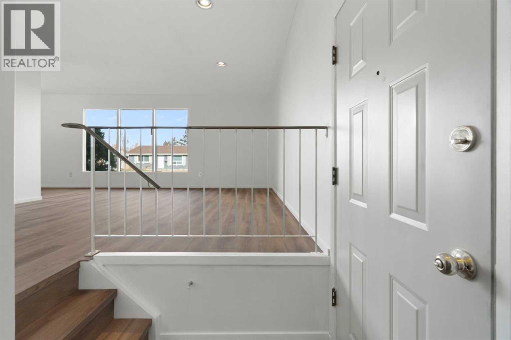 181 Dovercliffe Close Se, Calgary, Alberta  T2B 1W4 - Photo 5 - A2270085