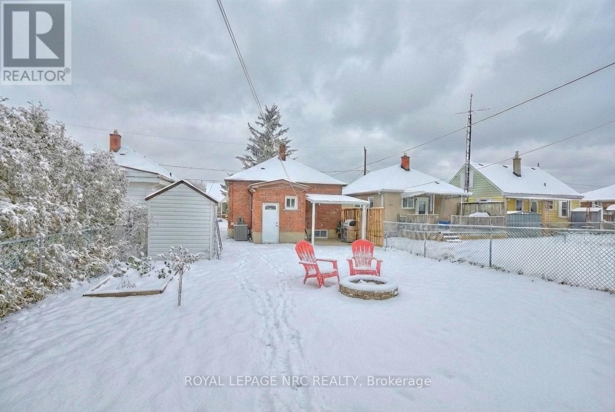 10 Fairburn Avenue, St. Catharines, Ontario  L2T 1B2 - Photo 27 - X12506844