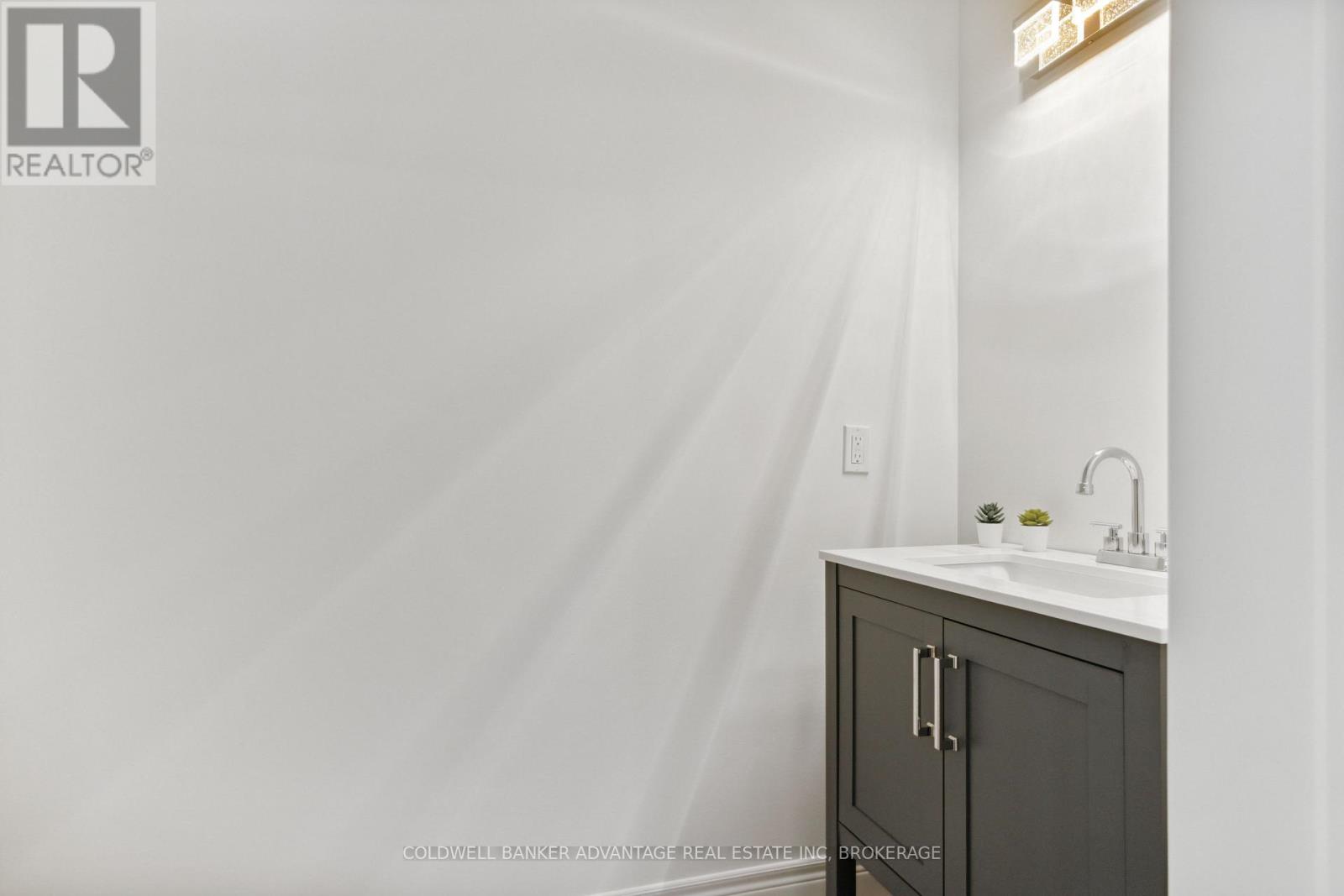 40 Mcmaster Avenue, Welland (Welland Downtown), Ontario  L3B 3S8 - Photo 10 - X12711658