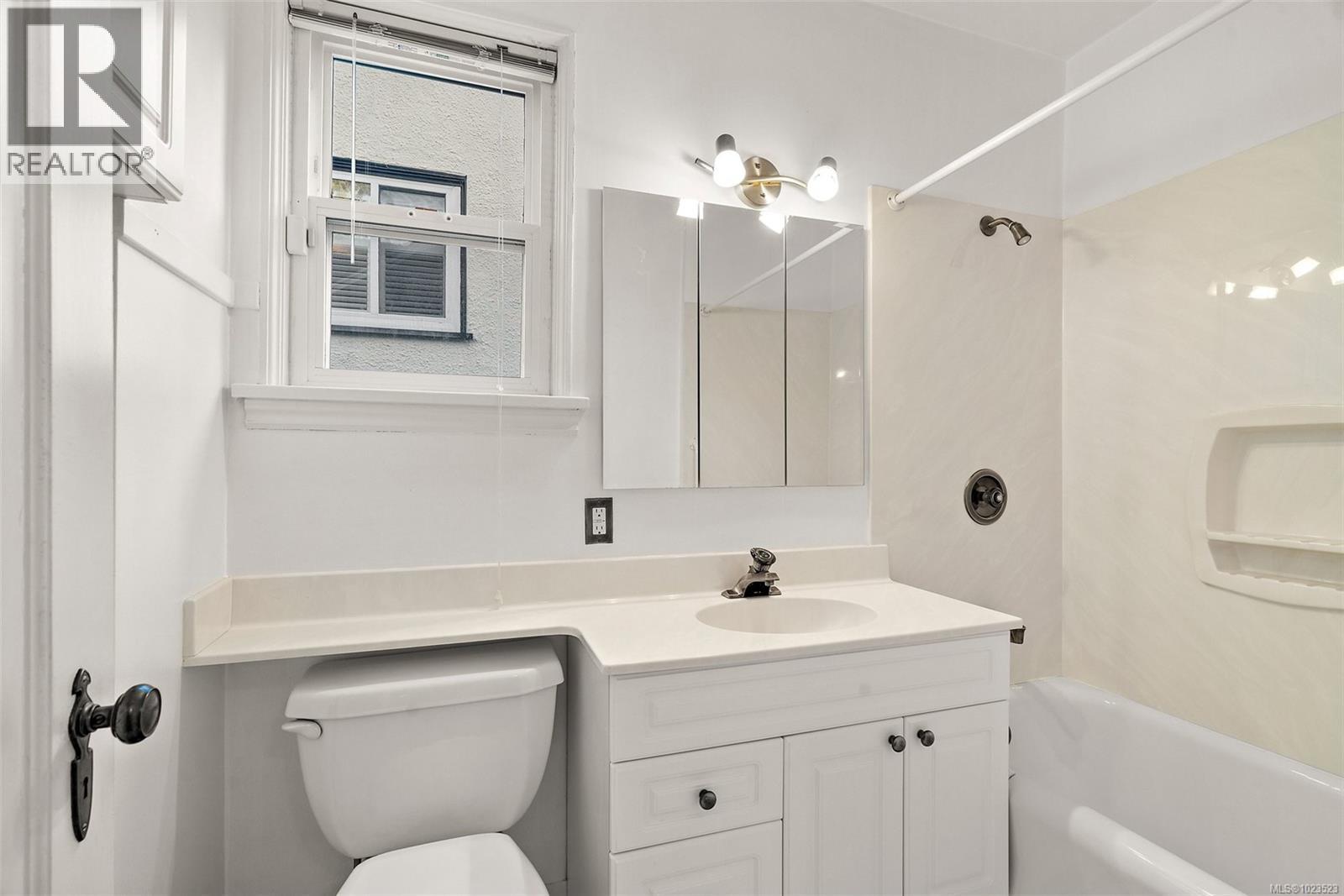 584 Marifield Ave, Victoria, British Columbia  V8V 1N4 - Photo 22 - 1023523