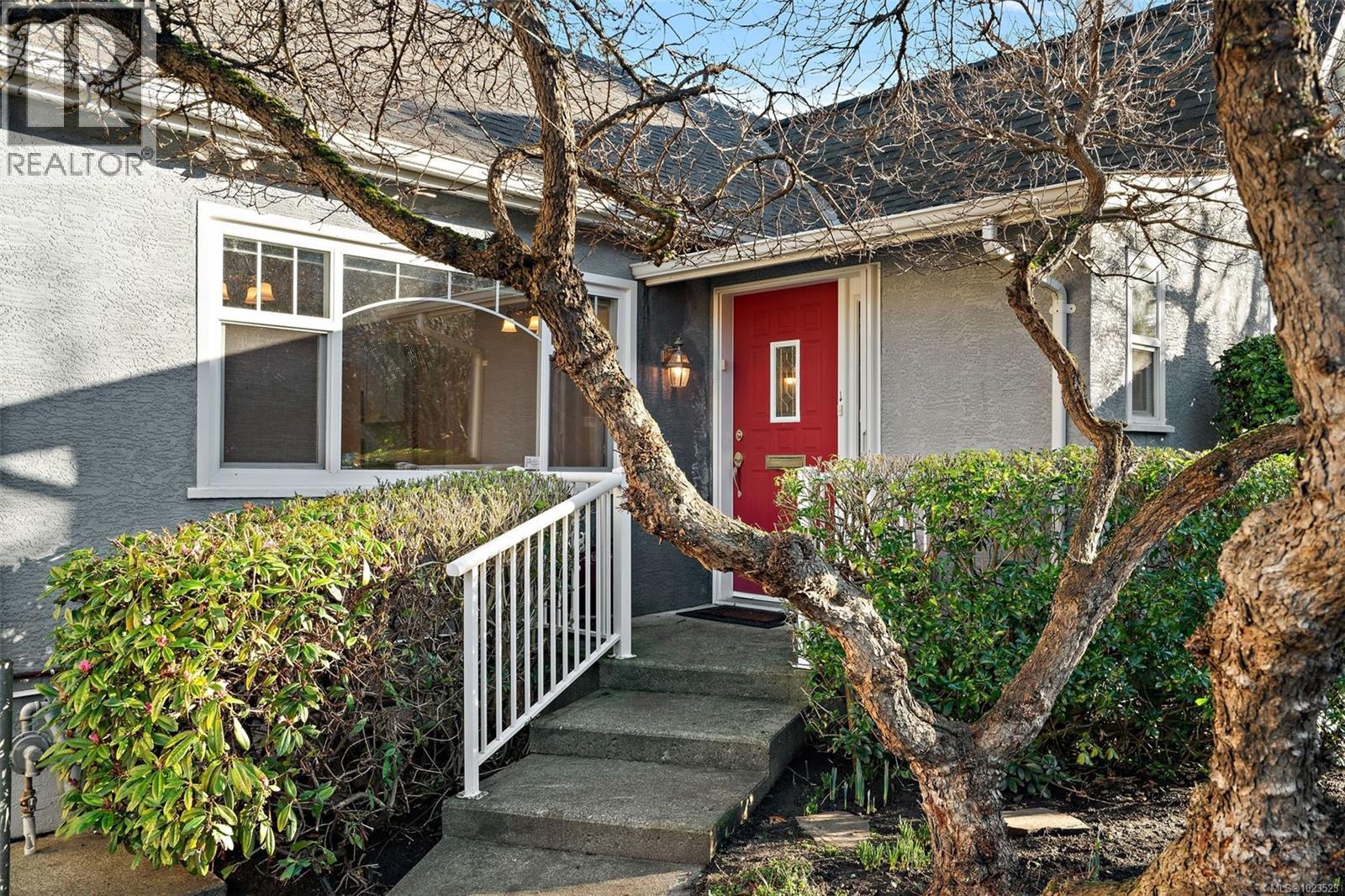 584 Marifield Ave, Victoria, British Columbia  V8V 1N4 - Photo 26 - 1023523