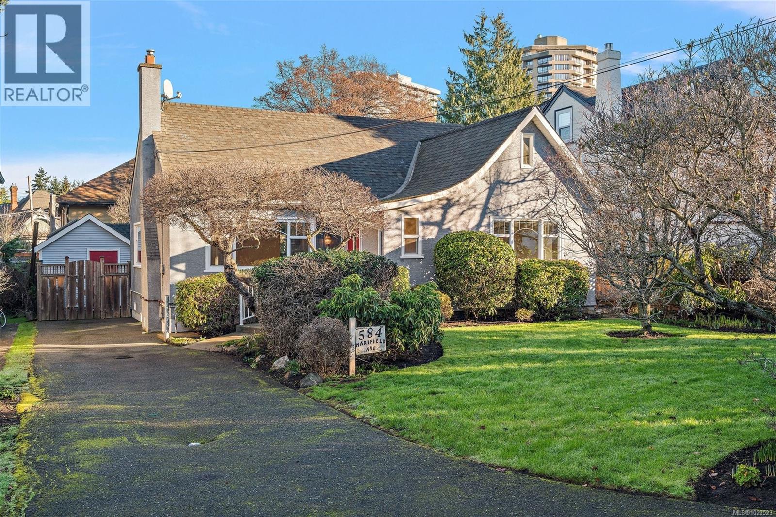 584 Marifield Ave, Victoria, British Columbia  V8V 1N4 - Photo 27 - 1023523