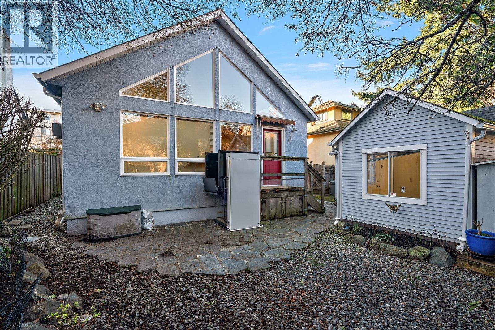 584 Marifield Ave, Victoria, British Columbia  V8V 1N4 - Photo 28 - 1023523