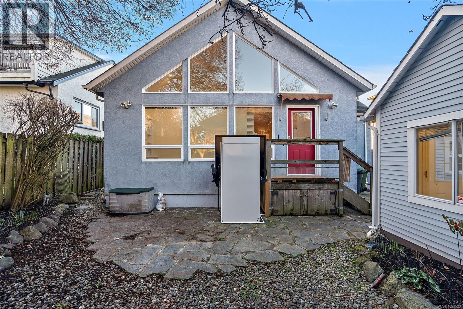 584 Marifield Ave, Victoria, British Columbia  V8V 1N4 - Photo 29 - 1023523