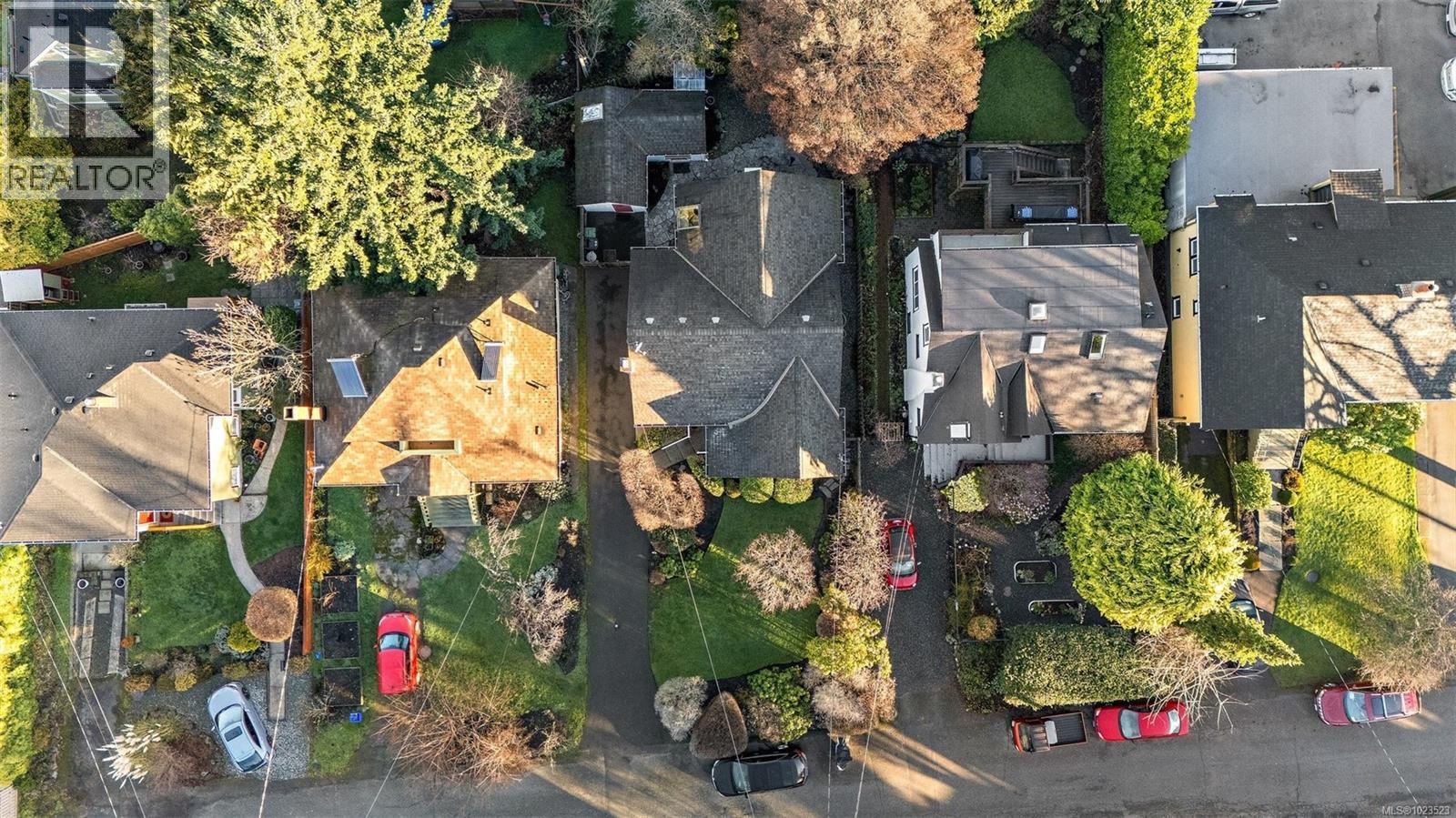 584 Marifield Ave, Victoria, British Columbia  V8V 1N4 - Photo 34 - 1023523